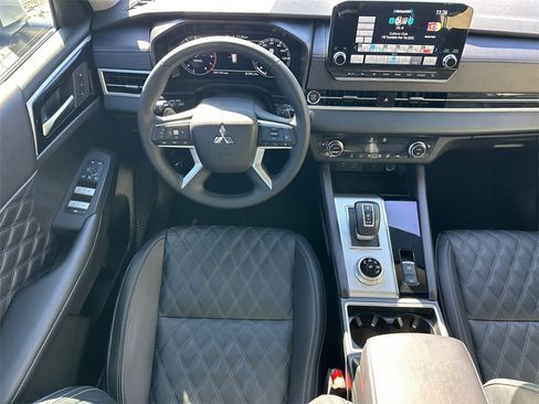 Used 2024 Mitsubishi Outlander SEL image 24