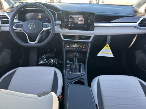 New 2026 Volkswagen Taos SE FWD image 11