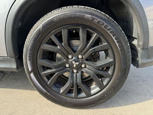 Used 2018 Mitsubishi Outlander Sport ES AWD/4WD image 9