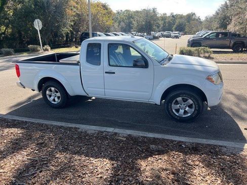 Used 2013 Nissan Frontier SV image 4