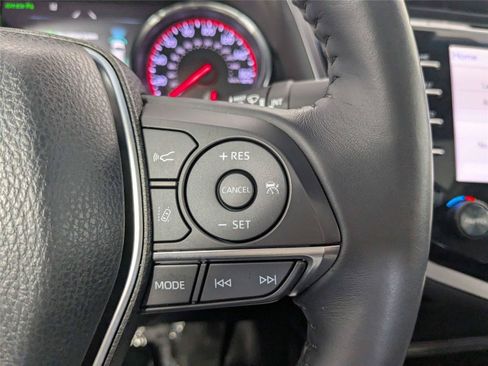 Used 2018 Toyota Camry XSE FWD image 17
