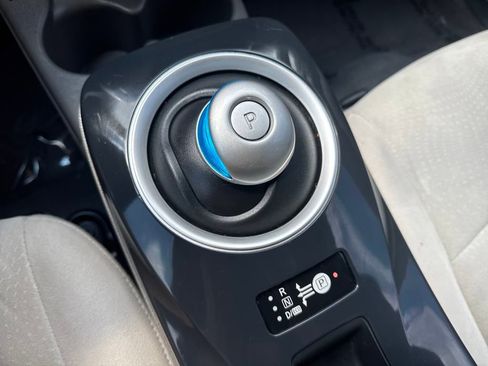 Used 2012 Nissan Leaf SV image 37