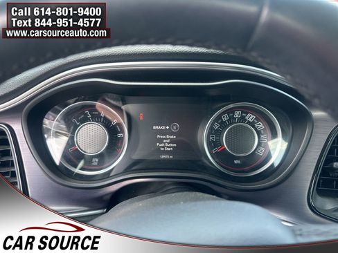 Used 2016 Dodge Challenger SXT image 14