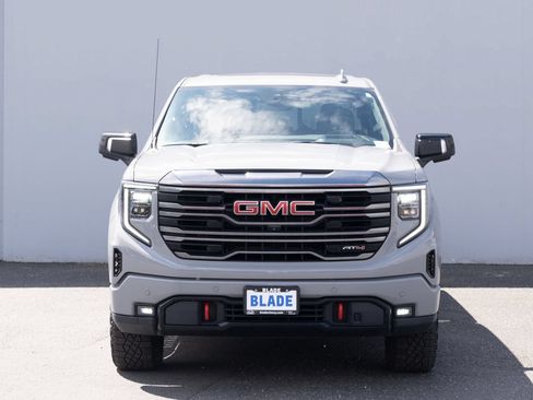Used 2024 GMC Sierra 1500 AT4 w/ Technology Package AWD/4WD image 24