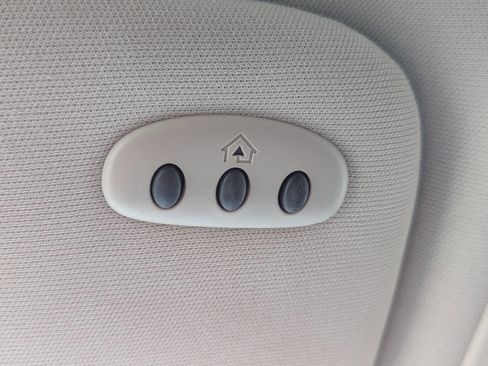 Used 2017 Ford Fusion SE w/ Fusion SE Technology Package image 28