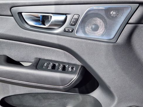 Used 2024 Volvo XC60 T8 Polestar image 3