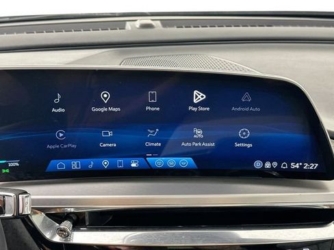 Used 2024 Cadillac Lyriq Sport image 12