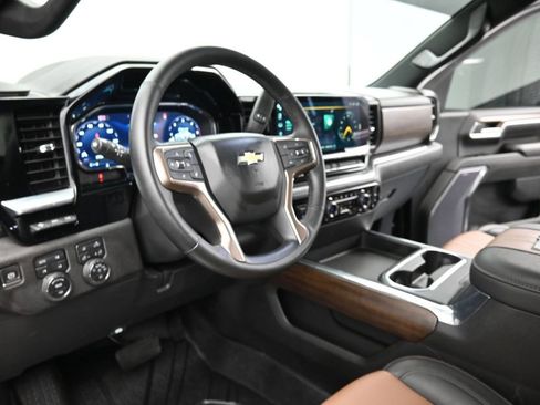 Used 2024 Chevrolet Silverado 3500 High Country w/ High Country Premium Package image 12