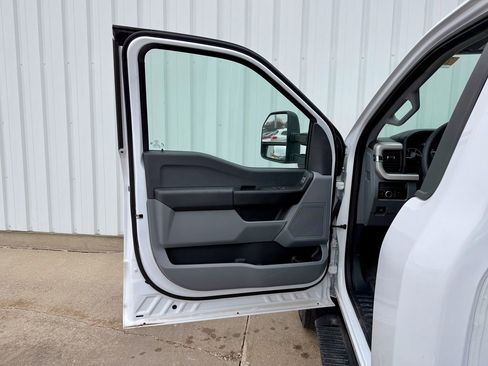 New 2024 Ford F550 4x4 Regular Cab Super Duty image 12