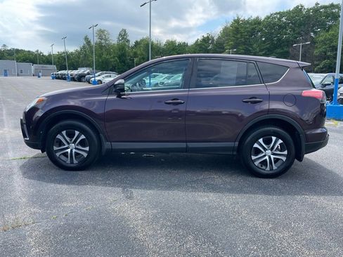 Used 2018 Toyota RAV4 LE w/ Carpet Mat Package AWD/4WD image 3