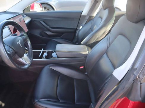 Used 2018 Tesla Model 3 Long Range image 2