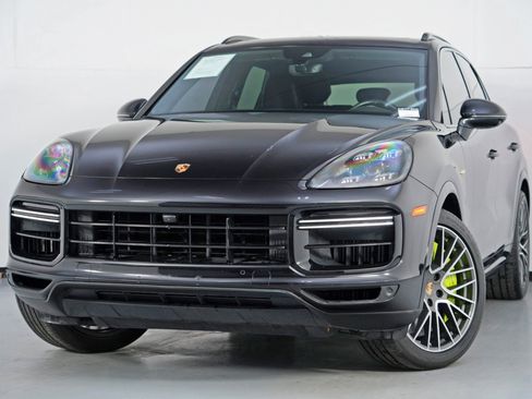Used 2021 Porsche Cayenne Turbo S AWD/4WD image 3