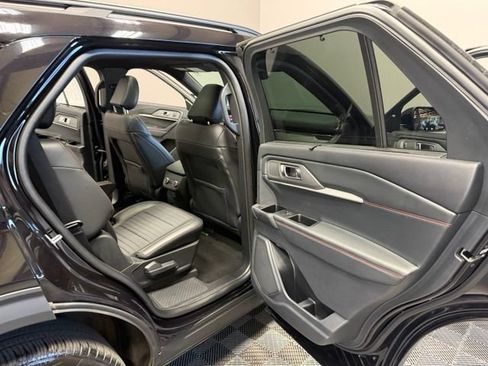 Used 2025 Ford Explorer ST-Line w/ Premium Package AWD/4WD image 28