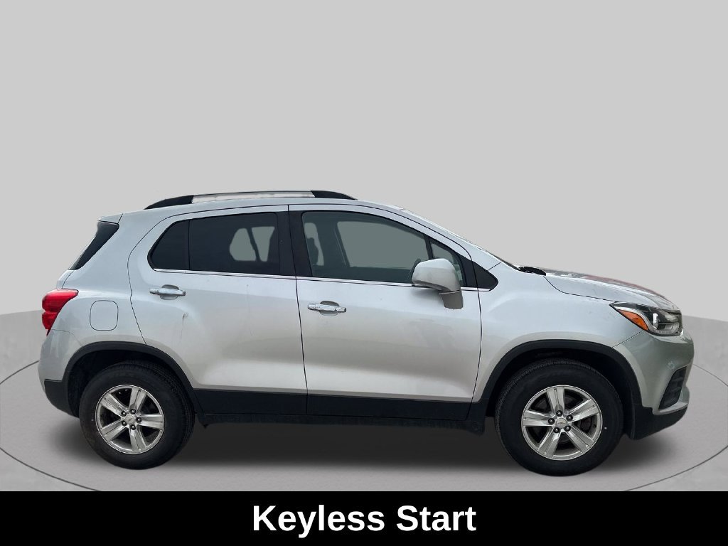 Used 2017 Chevrolet Trax LT w/ LT Convenience Package AWD/4WD image 7