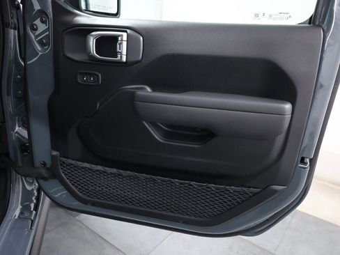 New 2026 Jeep Gladiator Sport AWD/4WD image 18