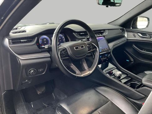 Used 2021 Jeep Grand Cherokee L Overland w/ Luxury Tech Group IV AWD/4WD image 18