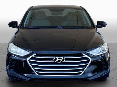 Used 2017 Hyundai Elantra SE FWD image 3