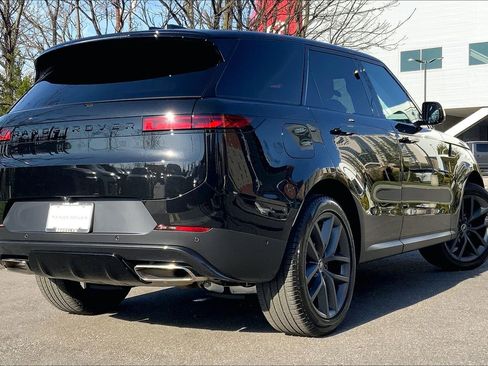 Used 2025 Land Rover Range Rover Sport SE AWD/4WD image 12