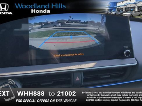 Used 2024 Toyota Prius XLE FWD image 16