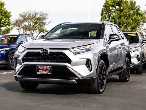 Certified 2025 Toyota RAV4 XSE image 3