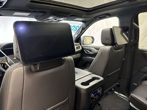 Used 2024 Chevrolet Tahoe High Country AWD/4WD image 15