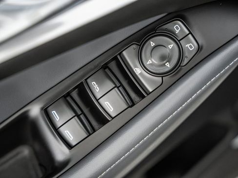 Used 2020 Buick Enclave Essence image 41