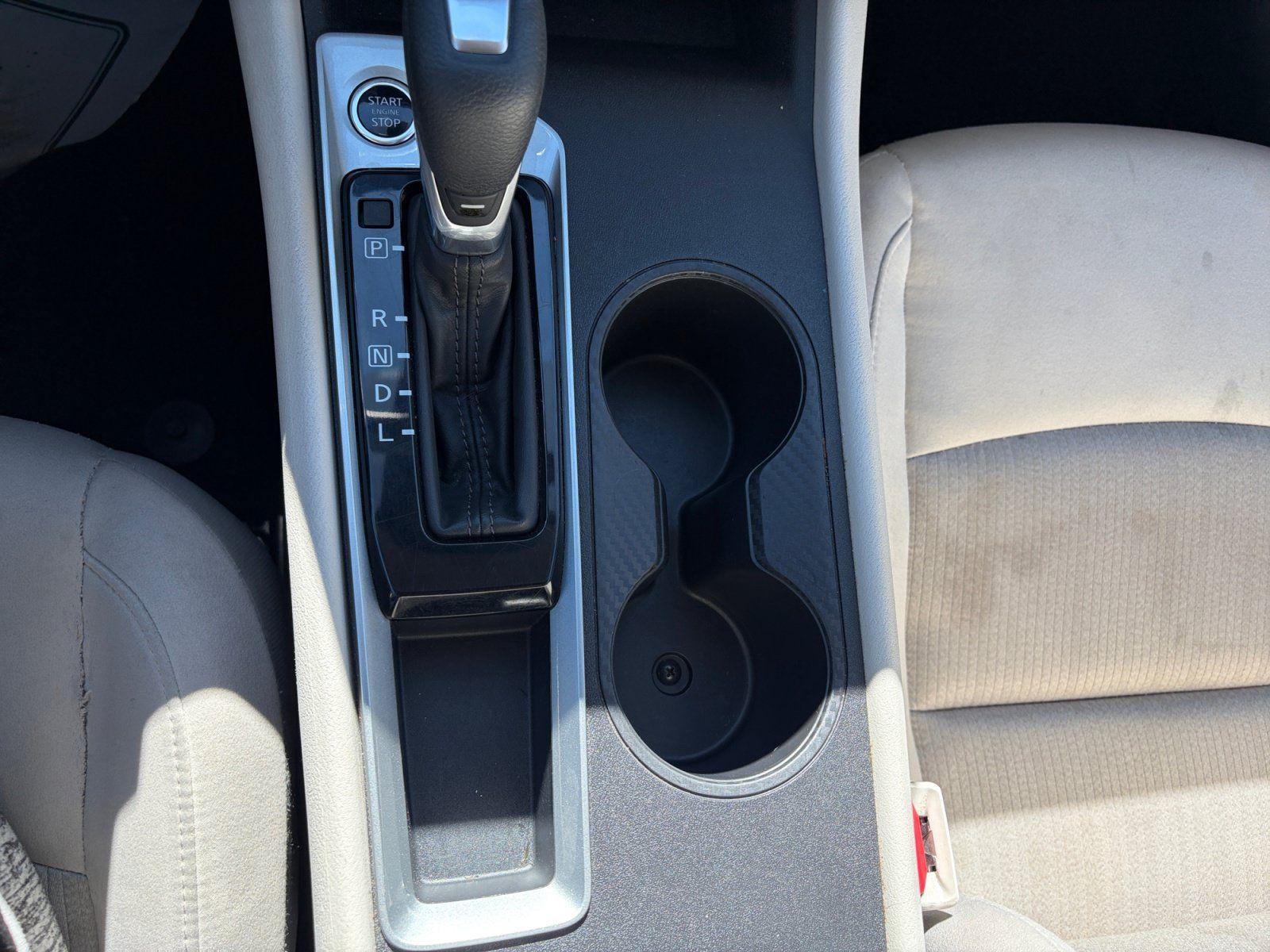 Used 2025 Nissan Altima 2.5 SV FWD image 15