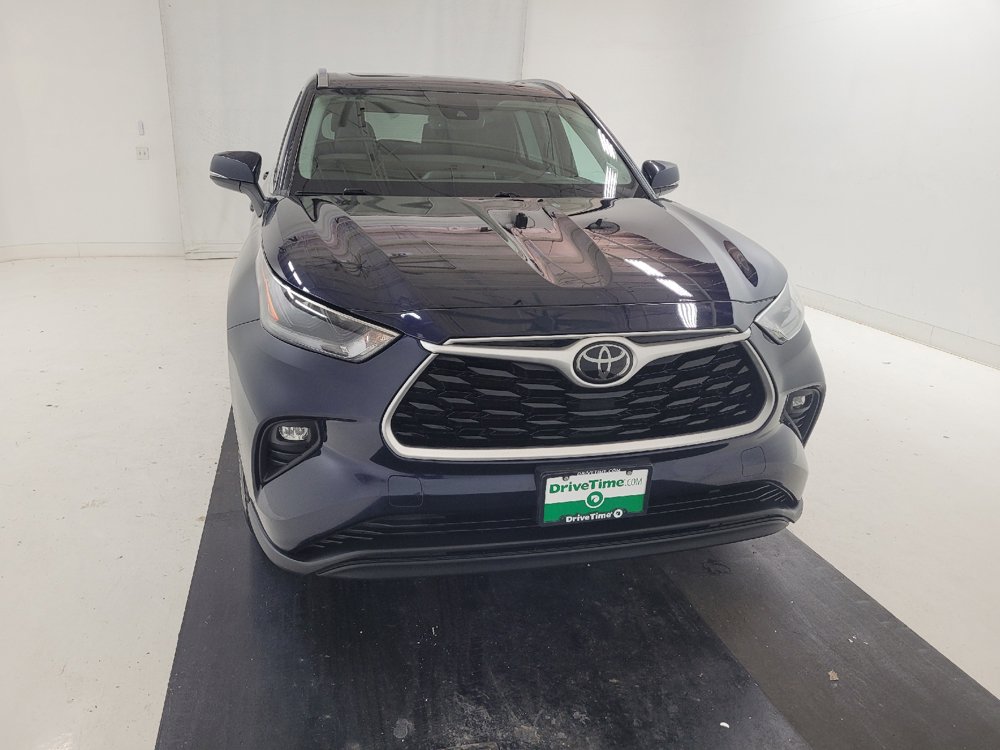 Used 2021 Toyota Highlander XLE AWD/4WD image 14
