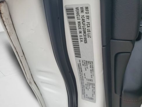Used 2021 Jeep Grand Cherokee Trailhawk w/ Premium Lighting Group AWD/4WD image 25