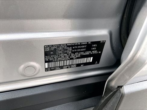 Used 2025 Toyota RAV4 XLE AWD/4WD image 36
