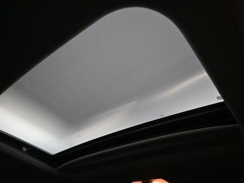 Used 2024 Hyundai Venue SEL FWD image 30