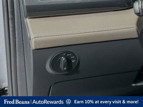 Used 2022 Volkswagen Taos SEL AWD/4WD image 11