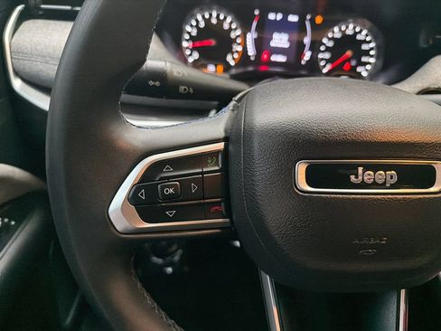 Used 2022 Jeep Compass Latitude FWD image 23