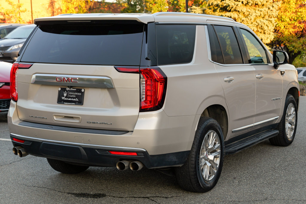 Used 2023 GMC Yukon Denali AWD/4WD image 7