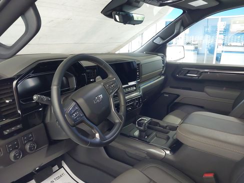 Used 2025 Chevrolet Silverado 1500 ZR2 w/ Technology Package AWD/4WD image 2