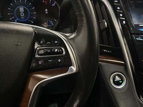 Used 2020 Cadillac Escalade Luxury w/ Escalade Sport Edition AWD/4WD image 7