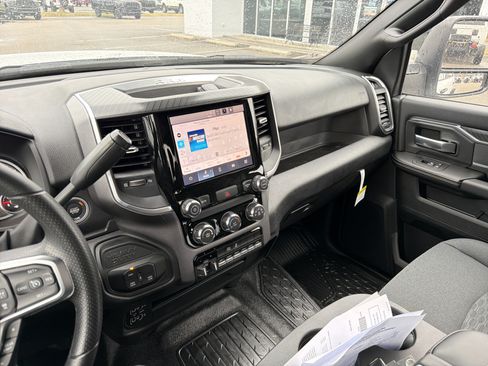 Used 2025 RAM 3500 Big Horn AWD/4WD image 16