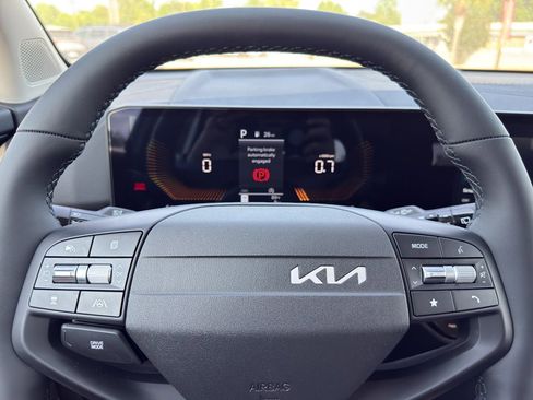 New 2026 Kia Sportage EX FWD image 17
