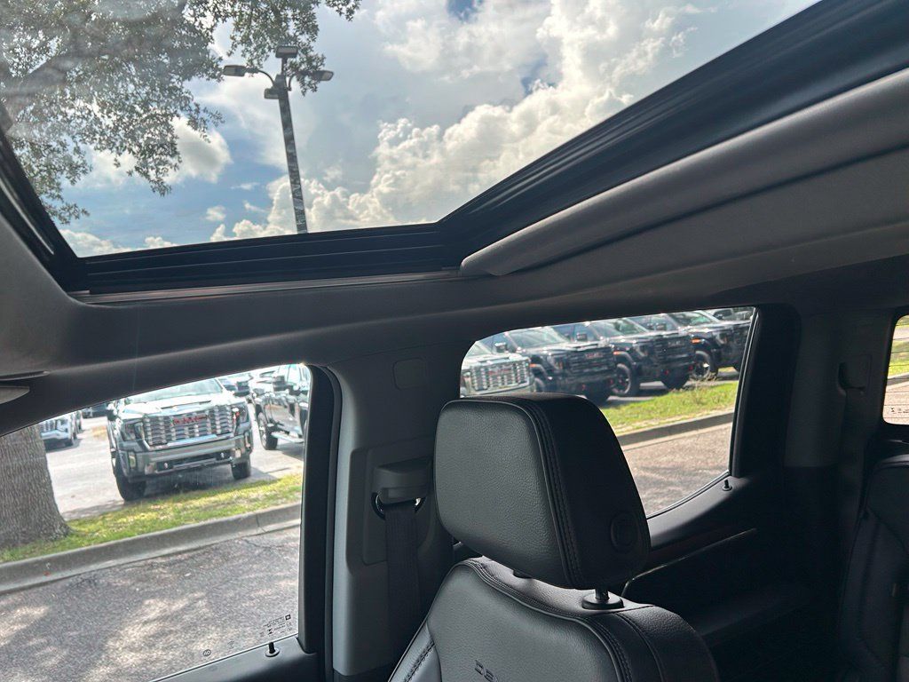 Used 2024 GMC Sierra 1500 Denali w/ Denali Reserve Package AWD/4WD image 11
