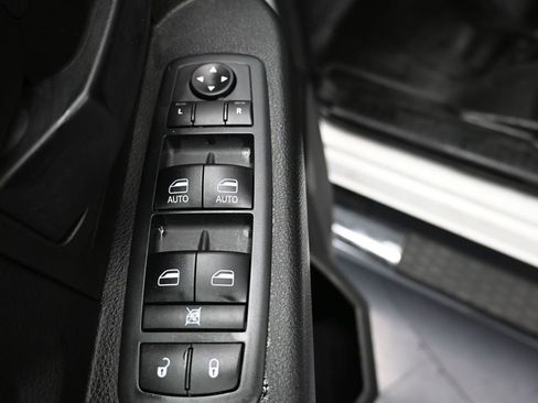 Used 2020 RAM 1500 Tradesman w/ Chrome Appearance Group image 6