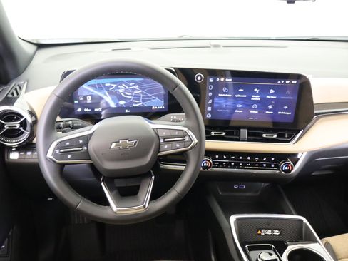 New 2026 Chevrolet Equinox ACTIV AWD/4WD image 18