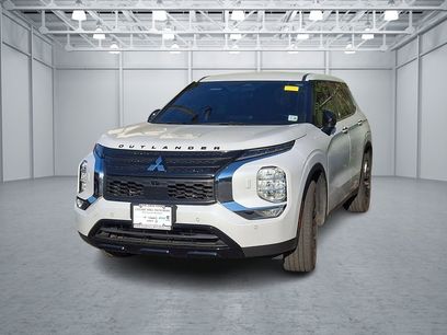 Used 2023 Mitsubishi Outlander SE