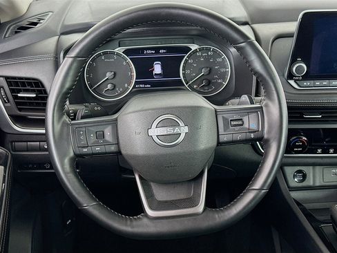 Used 2025 Nissan Rogue SV image 18