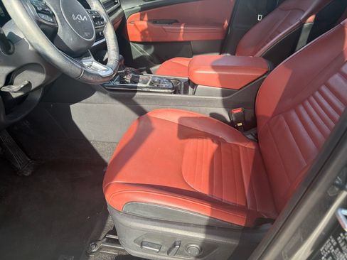 Used 2024 Kia Sportage SX FWD image 11