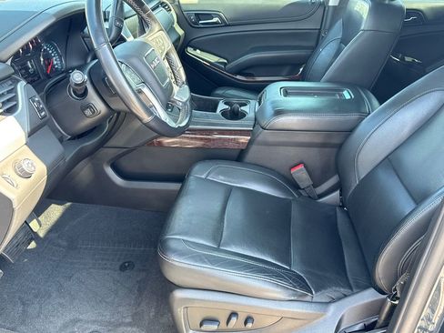 Used 2020 GMC Yukon XL SLT w/ Premium Edition image 9