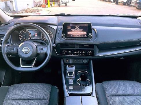 Certified 2024 Nissan Rogue SV image 14