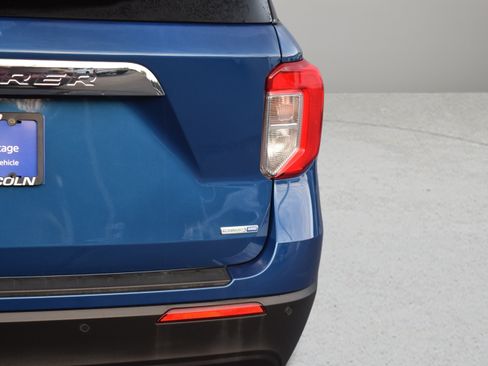 Used 2020 Ford Explorer XLT AWD/4WD image 6