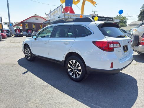 Used 2016 Subaru Outback 3.6R Limited AWD/4WD image 4