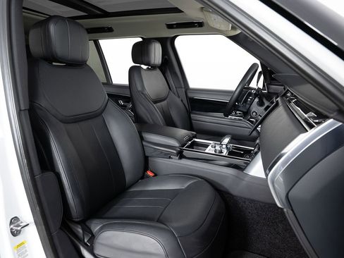 Used 2022 Land Rover Range Rover SE image 30