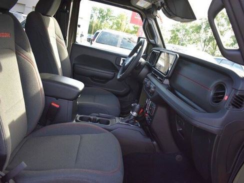 Used 2026 Jeep Wrangler Unlimited Rubicon AWD/4WD image 17